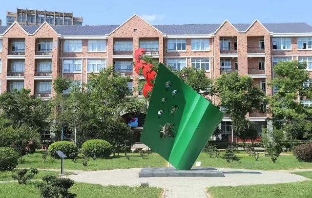 武漢楓葉國際學校2025年秋季招生政策急學費參考